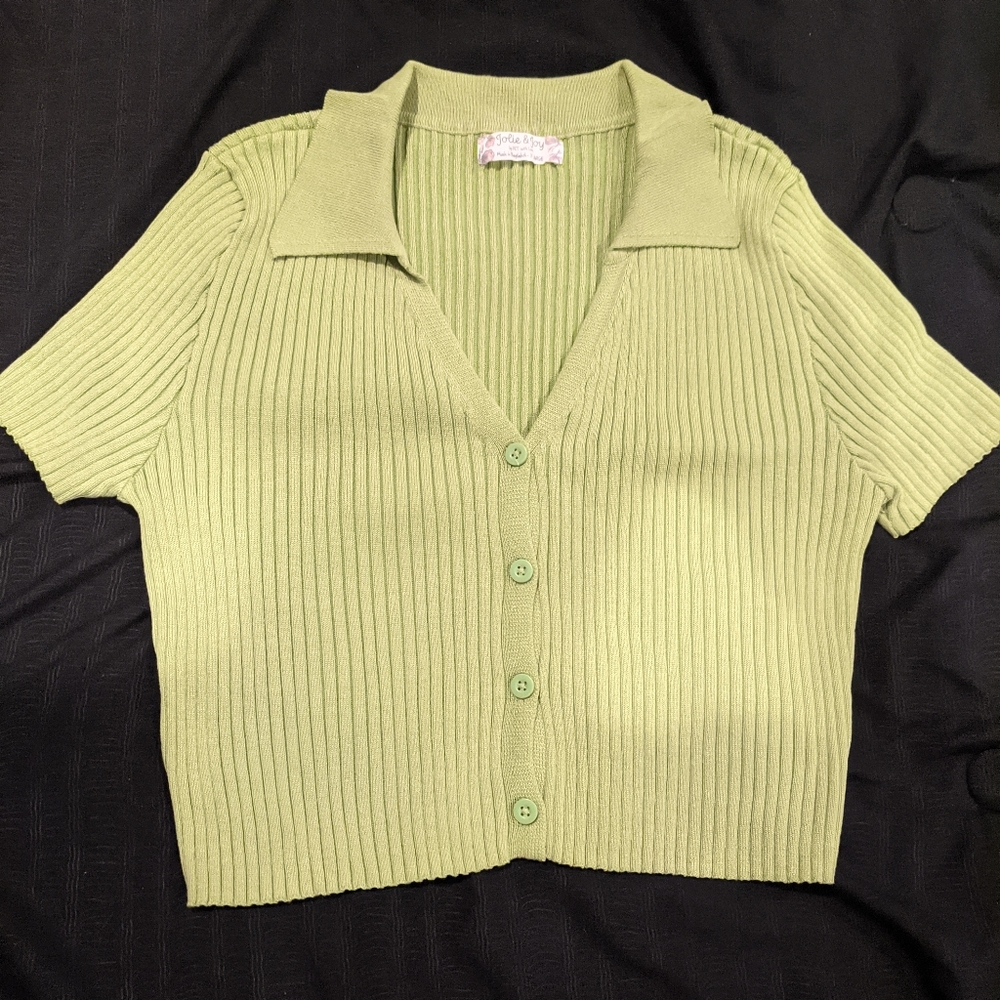 Deleting listing Friday! new without tags!! button crop top